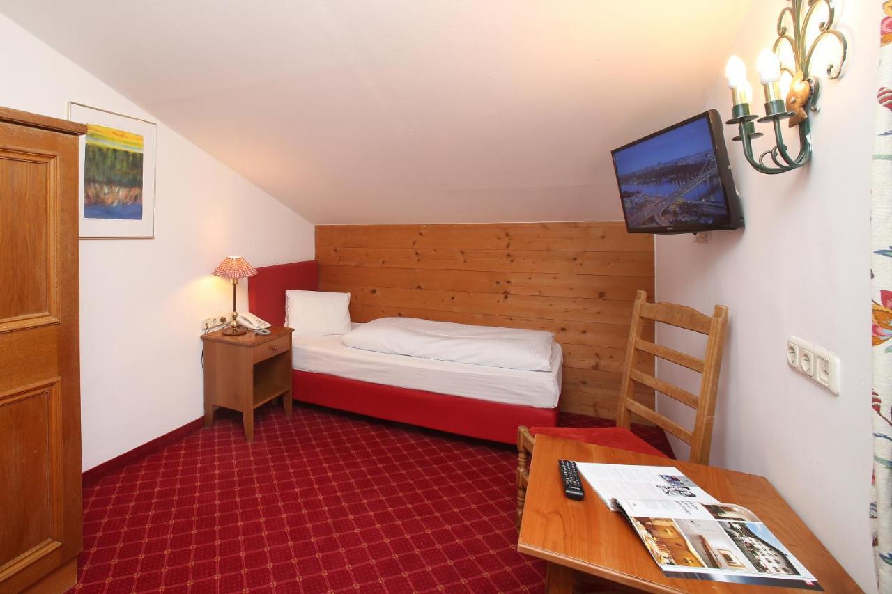Lukashansl Hotel